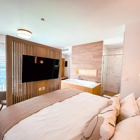 Twin Premium * Tihany