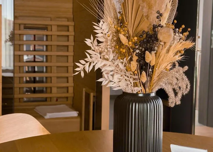 Twin Premium Aparthotel 4*